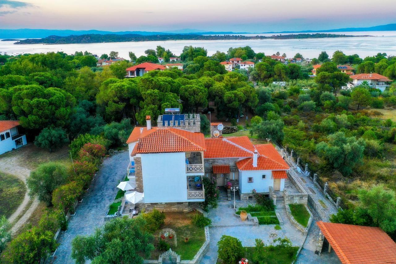 Petra Mare Suites Vourvourou Exterior foto